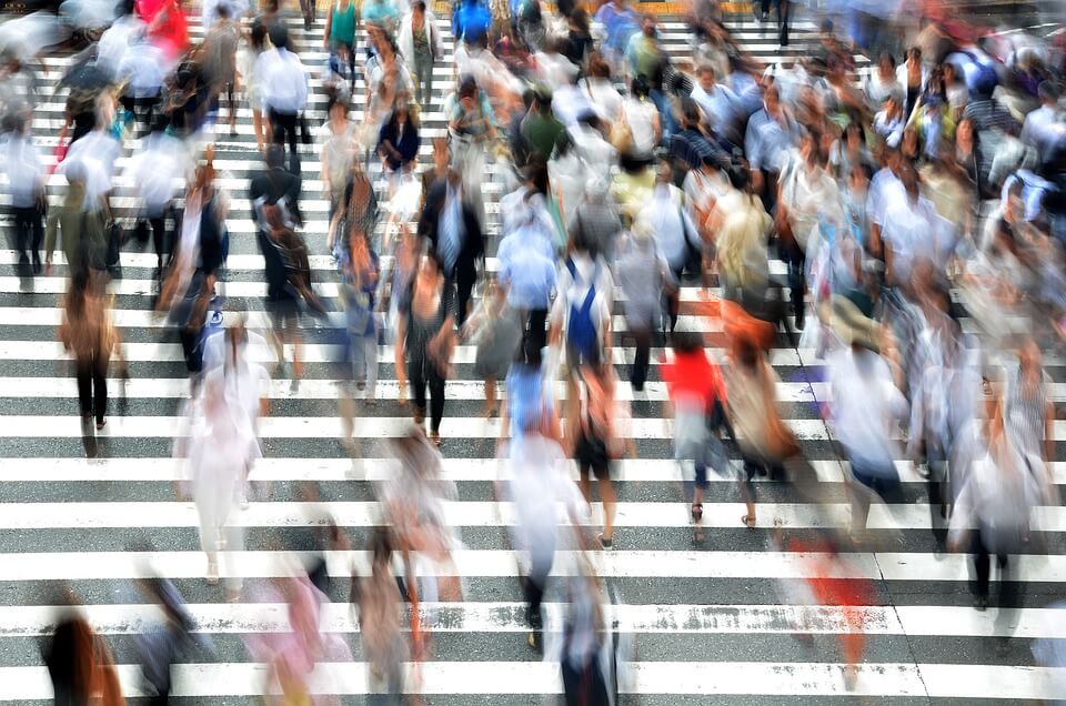 pedestrians-400811_960_720