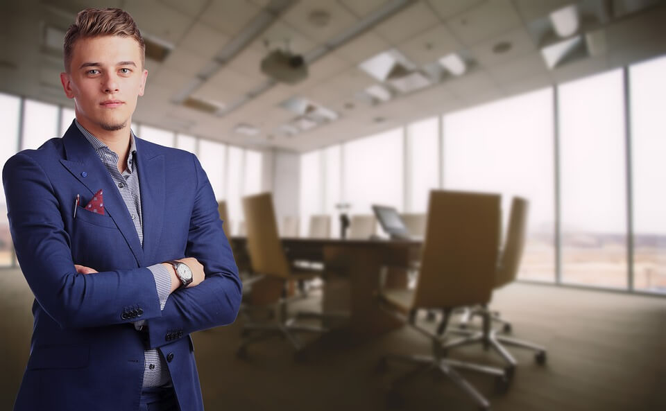 COO vs. CEO: Differences in Responsibilities COO vs. CEO