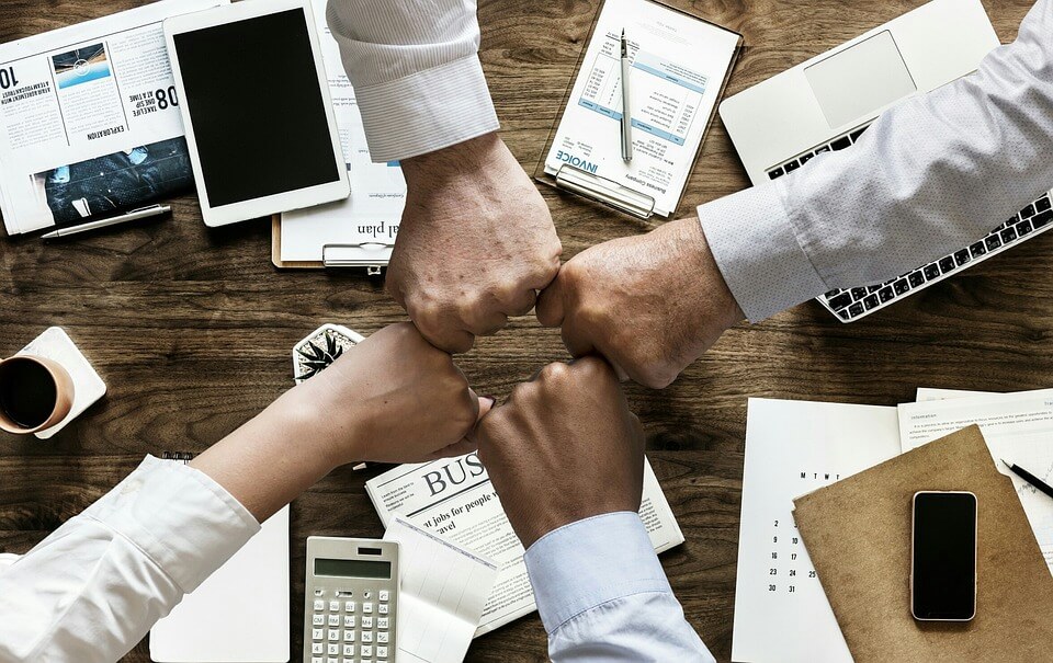 teamwork-3213924_960_720-1