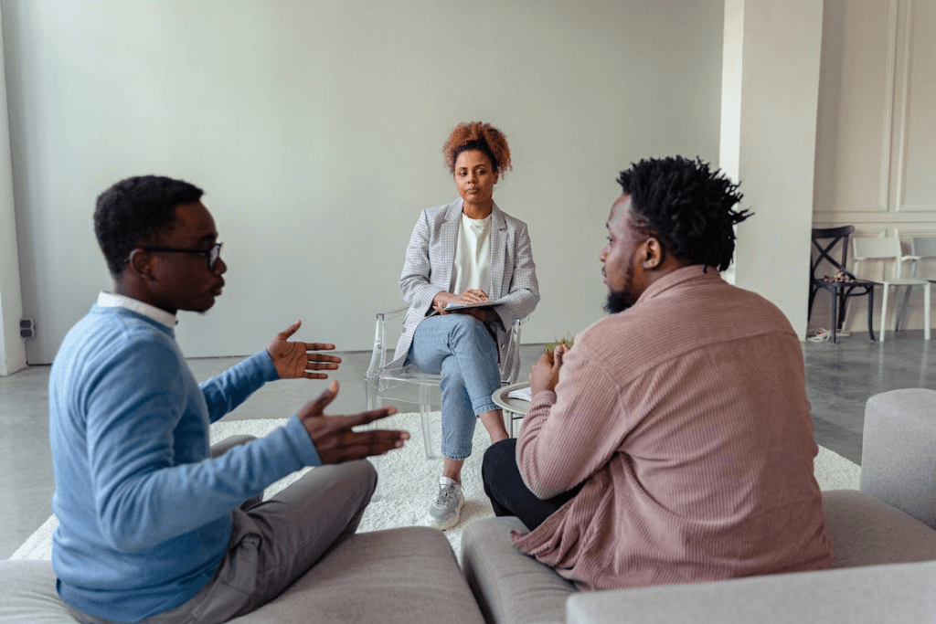 https://www.pexels.com/photo/men-arguing-with-each-other-7579320/