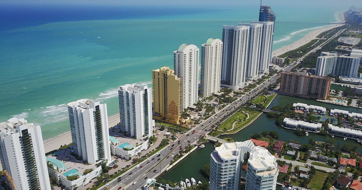 Bridging Office and Field with HR Leadership at a South Florida Construction Group
